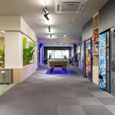 胶囊旅馆 Futurotel Malagueta 3*
