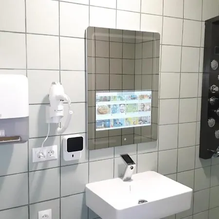 胶囊旅馆 Futurotel Malagueta 3*